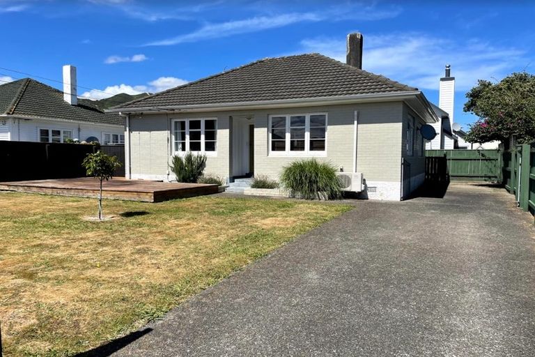 Photo of property in 10 Brown Grove, Fairfield, Lower Hutt, 5011