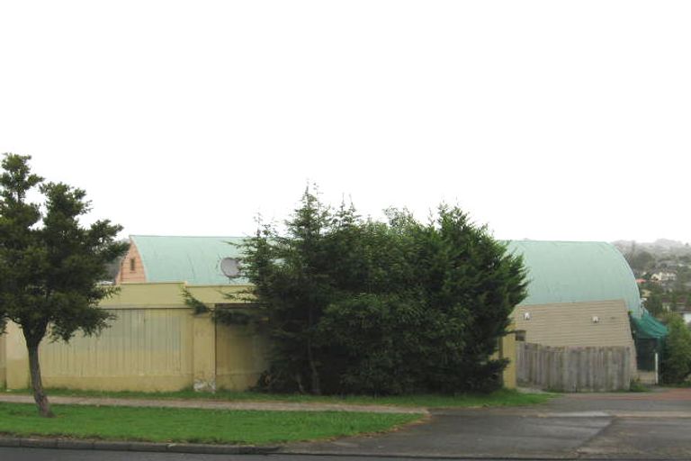 Photo of property in 324f West Coast Road, Glen Eden, Auckland, 0602