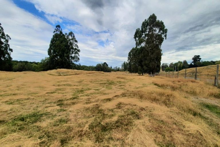 Photo of property in 746 Clutha River Road, Rongahere, Balclutha, 9274