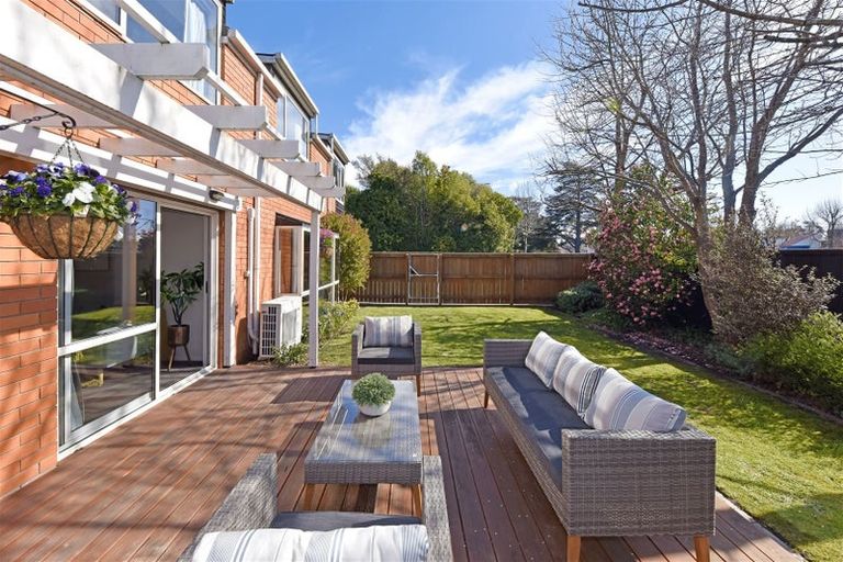 Photo of property in 1/3 Creyke Road, Ilam, Christchurch, 8041