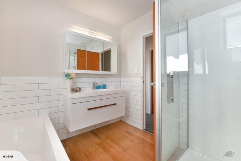 Photo of property in 2 Hatton Road, Orewa, 0931