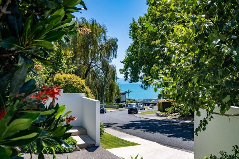 Photo of property in 6d Burford Place, Mellons Bay, Auckland, 2014