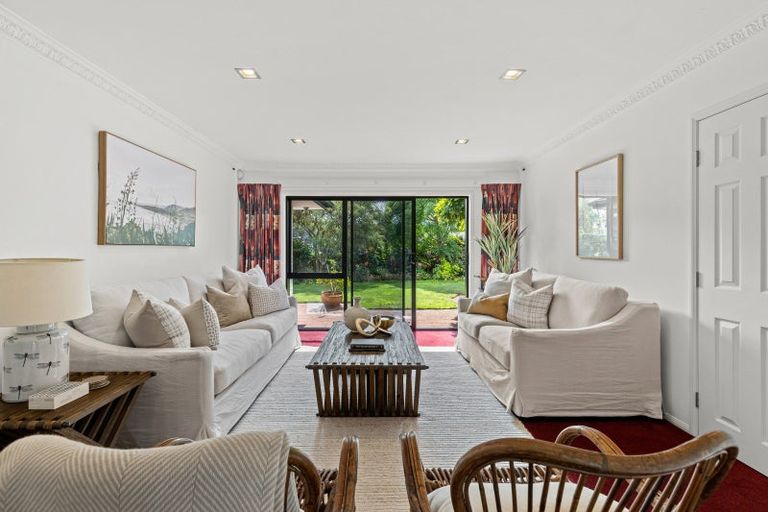 Photo of property in 6 Anderson Way, Highlands Park, New Plymouth, 4312