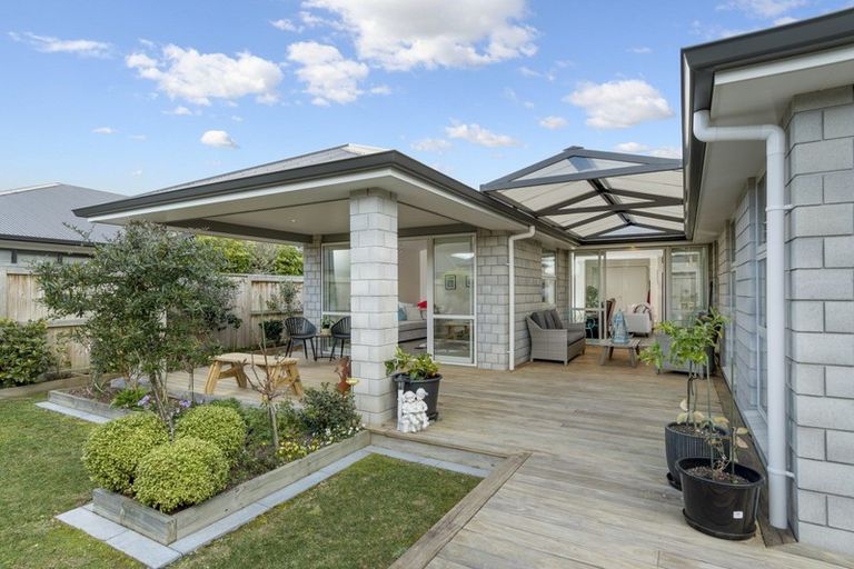 Photo of property in 124 Puhirake Crescent, Pyes Pa, Tauranga, 3112