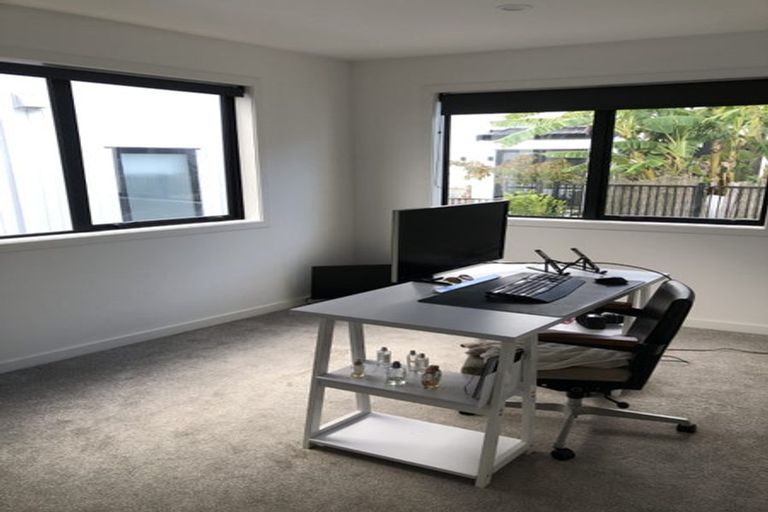 Photo of property in 15 Pohewa Road, Silverdale, 0932