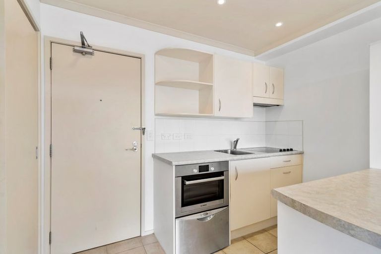 Photo of property in The Rennaissance, 14e/18 Ronwood Avenue, Manukau, Auckland, 2104