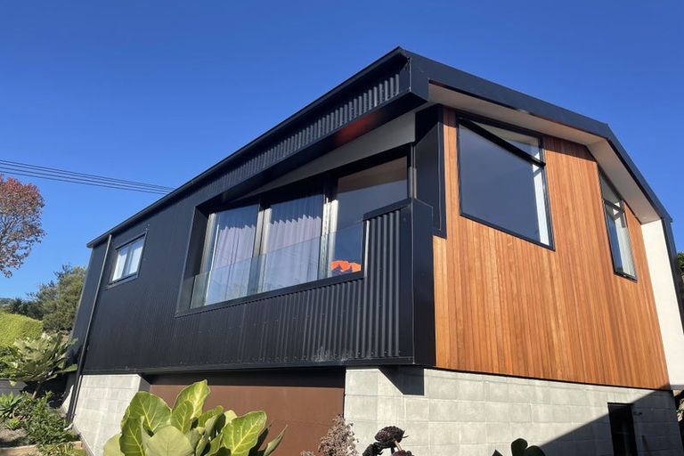 Photo of property in 34 Moncks Spur Road, Redcliffs, Christchurch, 8081