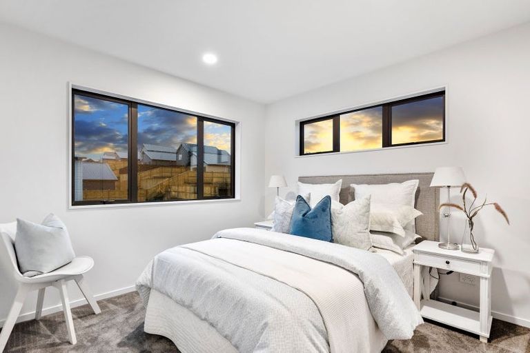 Photo of property in 32 Paparahi Place, Wainui, Silverdale, 0992