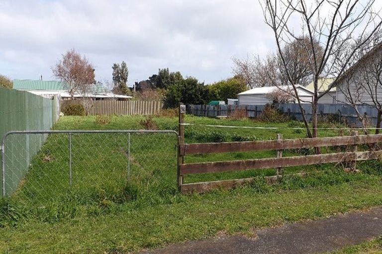 Photo of property in 82 Riemenschneider Street, Manaia, 4612