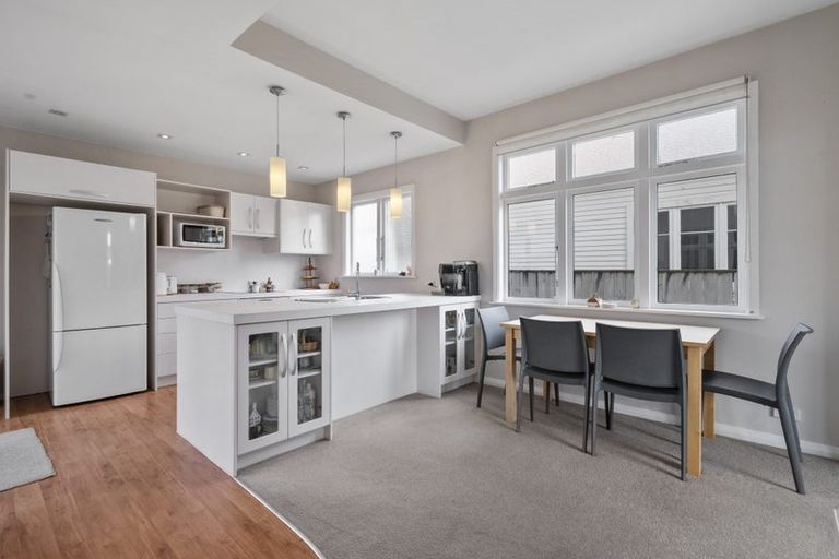 Photo of property in 6 Wood Street, Takaro, Palmerston North, 4410