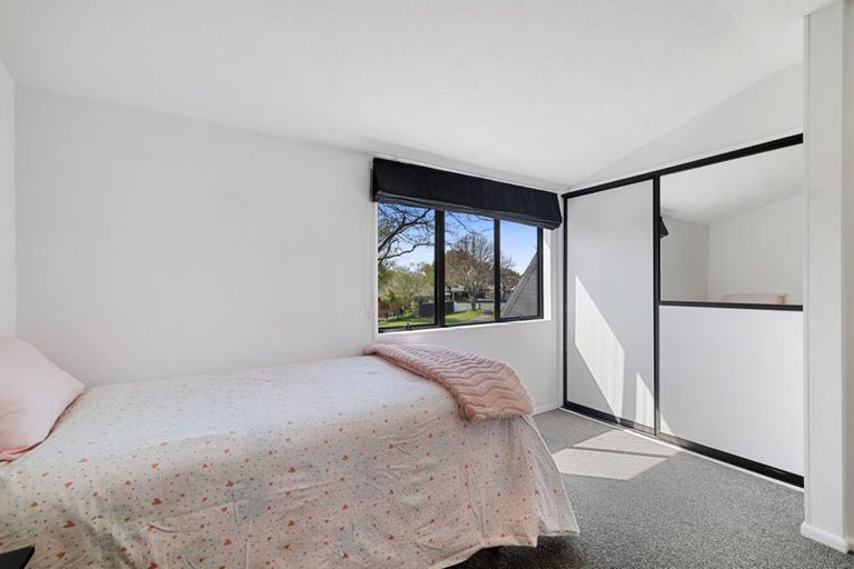 Photo of property in 11 Kedleston Drive, Avonhead, Christchurch, 8042