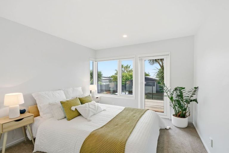 Photo of property in 5b Madeley Road, Mount Pleasant, Christchurch, 8081