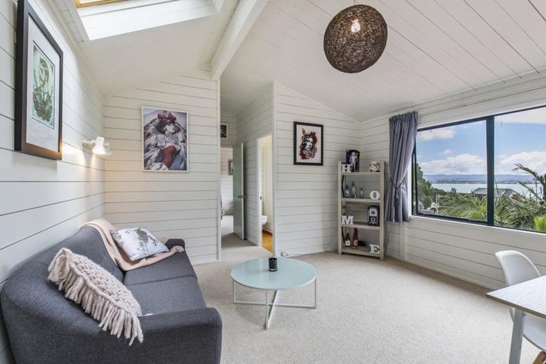 Photo of property in 98 Hadfield Street, Beach Haven, Auckland, 0626