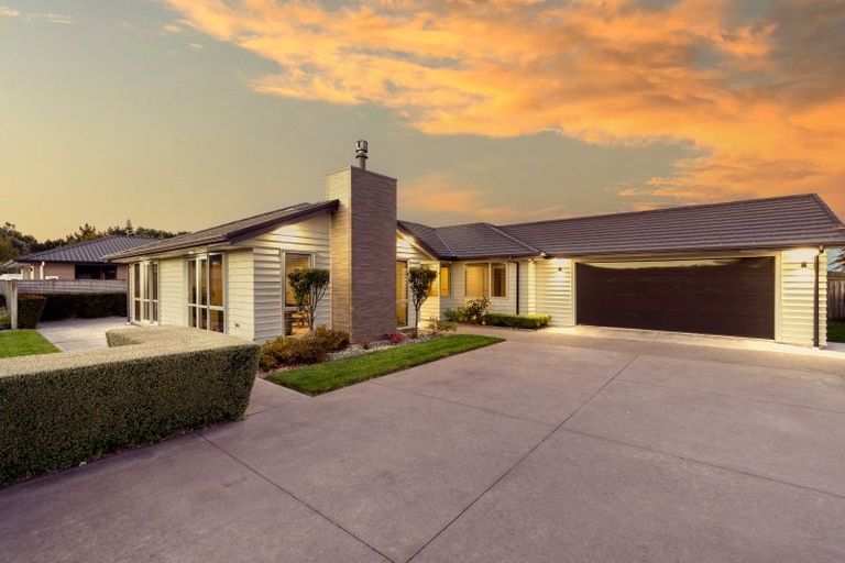 Photo of property in 19 Keene Drive, Bell Block, New Plymouth, 4312