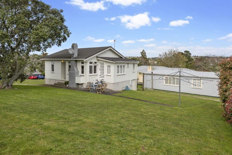 Photo of property in 50 Woodlands Crescent, Browns Bay, Auckland, 0630