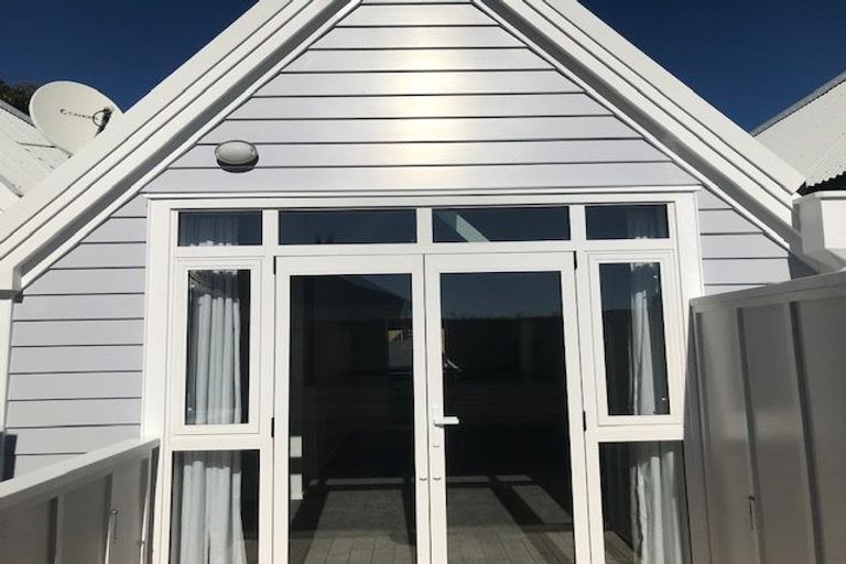 Photo of property in Pirie Street Townhouses, 22/35 Pirie Street, Mount Victoria, Wellington, 6011