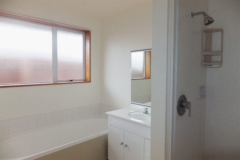 Photo of property in 1/5 Tuscany Place, Beckenham, Christchurch, 8023