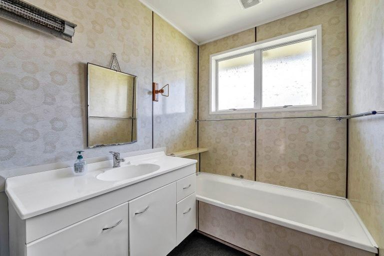 Photo of property in 9 Oberon Street, Stratford, 4332