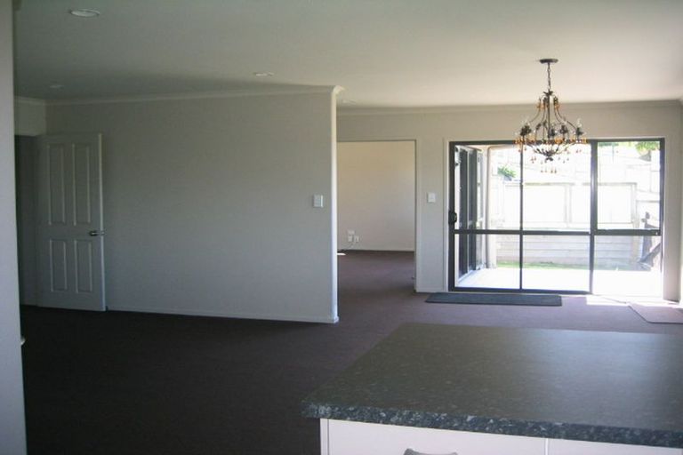 Photo of property in 10 Waipuna Grove, Welcome Bay, Tauranga, 3112