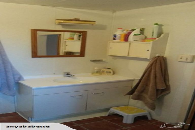 Photo of property in 16 Holiday Road, Stanmore Bay, Whangaparaoa, 0932