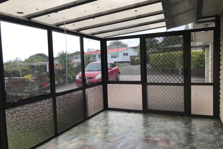 Photo of property in 2/35 Derrimore Heights, Clover Park, Auckland, 2019