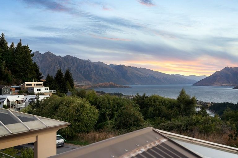 Photo of property in 10b Vancouver Drive, Queenstown, 9300