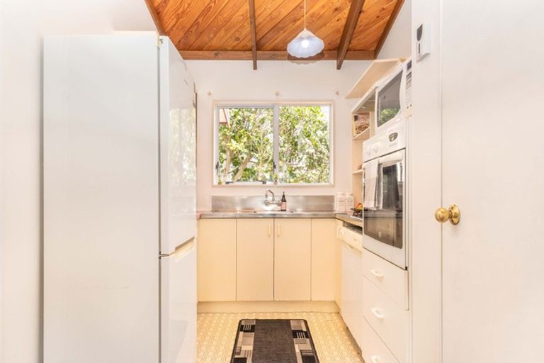 Photo of property in 48a Collins Avenue, Tawa, Wellington, 5028