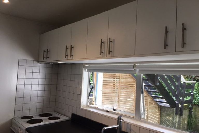 Photo of property in 2/49 Maungaraki Road, Korokoro, Lower Hutt, 5012