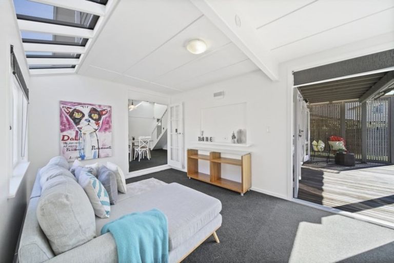 Photo of property in 1/195 Fisher Parade, Farm Cove, Auckland, 2012