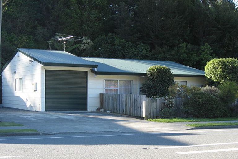 Photo of property in 45 Wairau Road, Picton, 7220