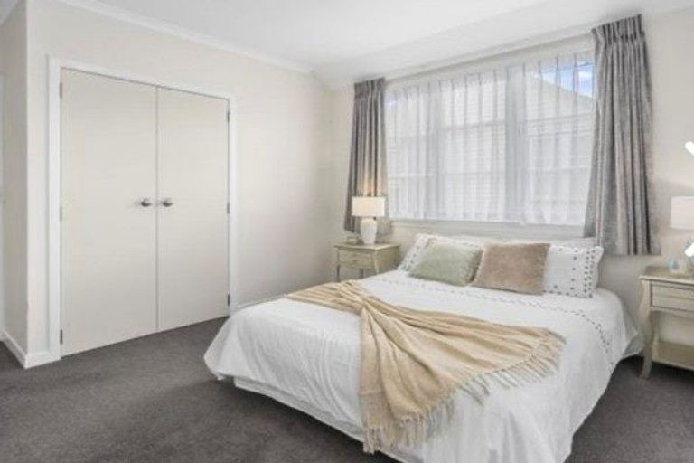 Photo of property in 217 Knights Road, Hutt Central, Lower Hutt, 5011