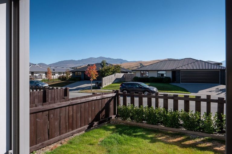 Photo of property in 46 Myles Way, Lower Shotover, Queenstown, 9304