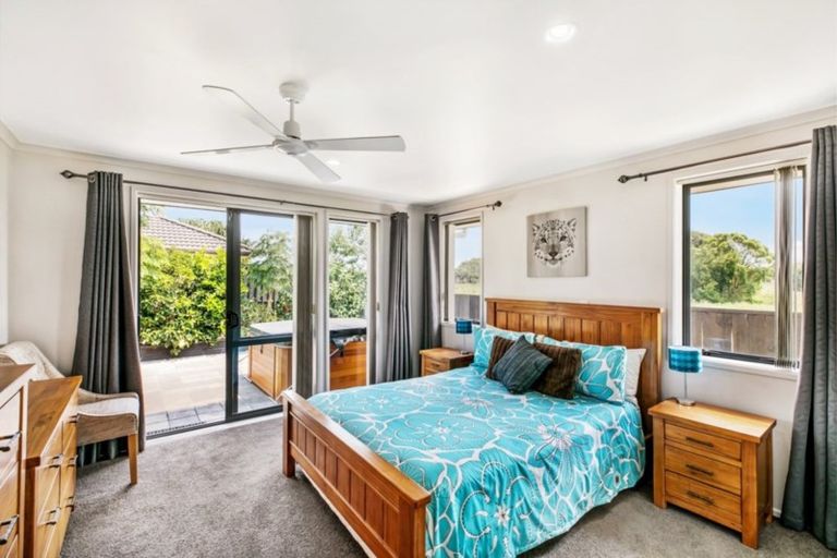 Photo of property in 10 Carrington Drive, Papamoa Beach, Papamoa, 3118