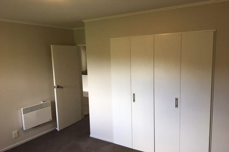Photo of property in 2/49 Maungaraki Road, Korokoro, Lower Hutt, 5012
