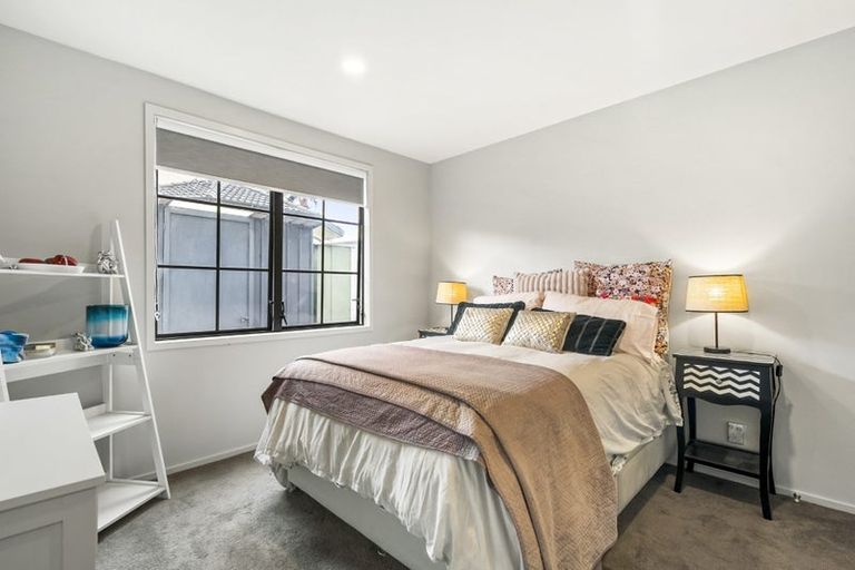 Photo of property in 4 Opal Close, Rosedale, Auckland, 0632