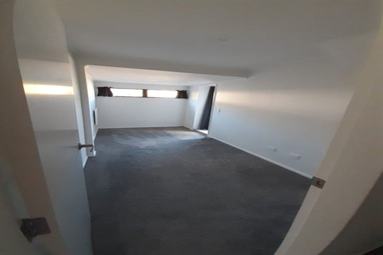 Photo of property in 31 Percy Dyett Drive, Karori, Wellington, 6012