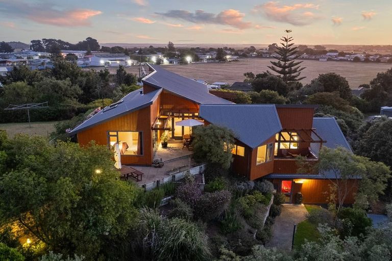 Photo of property in 17 Victoria Street, Foxton, 4814