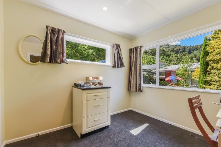 Photo of property in 10 Seaview Crescent, Picton, 7220