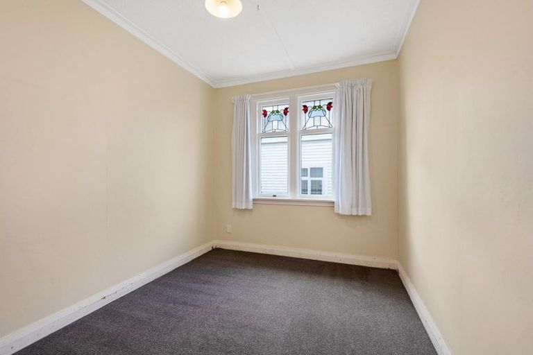 Photo of property in 15 Sutherland Crescent, Melrose, Wellington, 6023