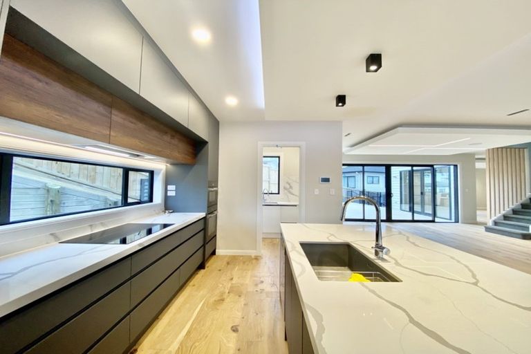 Photo of property in 27 Colliston Rise, Pinehill, Auckland, 0632