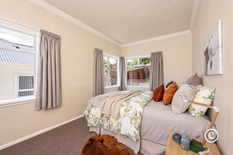 Photo of property in 45 Raroa Terrace, Tawa, Wellington, 5028
