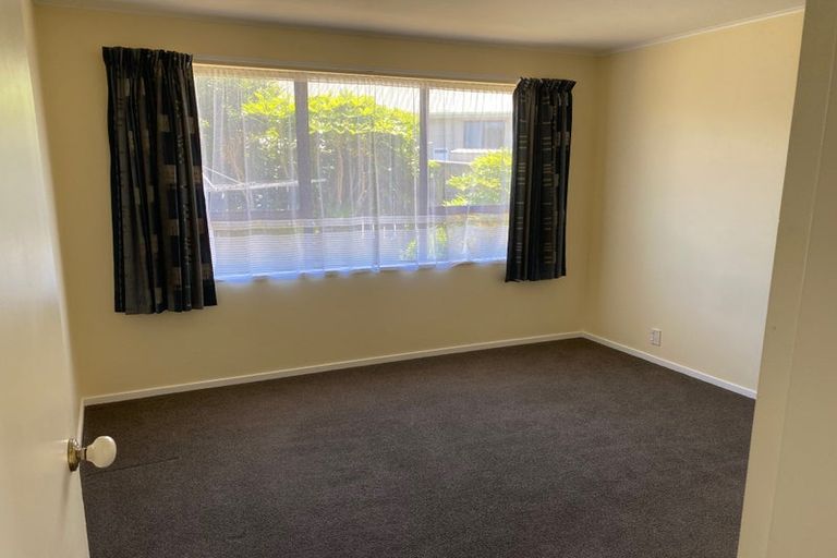 Photo of property in 47 Guadeloupe Crescent, Grenada Village, Wellington, 6037