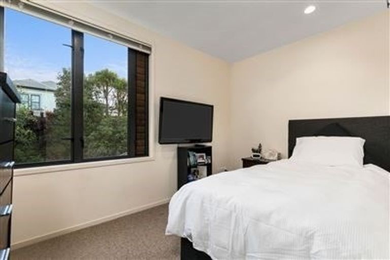 Photo of property in 28/11 The Avenue, Albany, Auckland, 0632