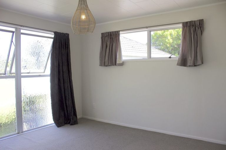 Photo of property in 1/114 Sycamore Drive, Sunnynook, Auckland, 0620