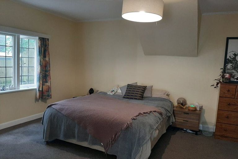 Photo of property in 17 Lower North Terrace, Kelburn, Wellington, 6012