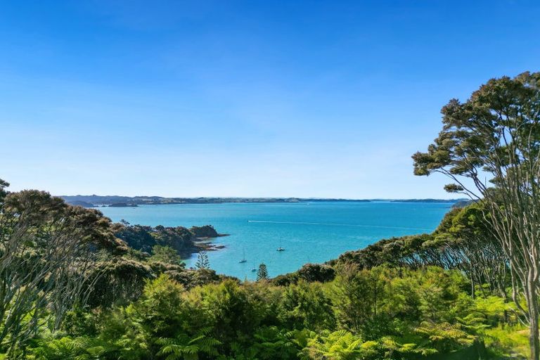 Photo of property in 178 Te Wahapu Road, Russell, 0272