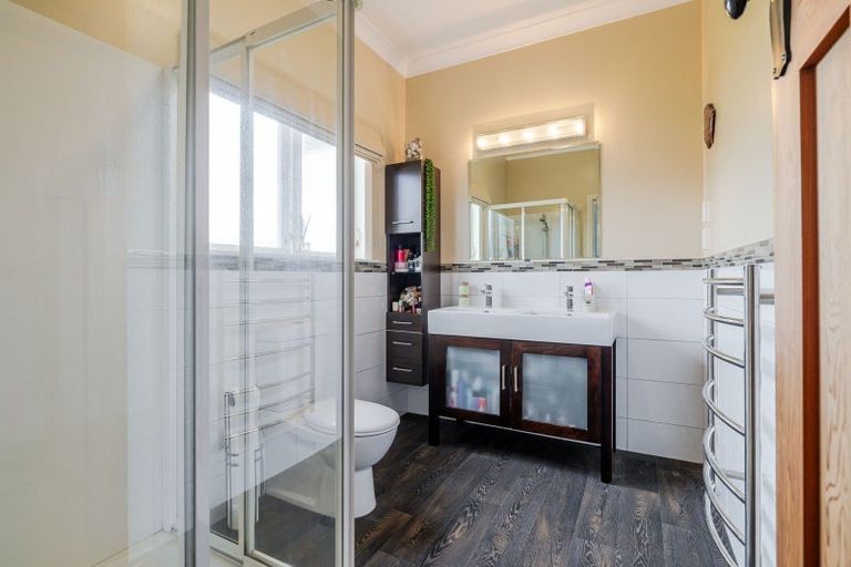 Photo of property in 53 Russell Street, Palmerston North, 4414