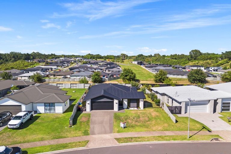 Photo of property in 82 Puhirake Crescent, Pyes Pa, Tauranga, 3112