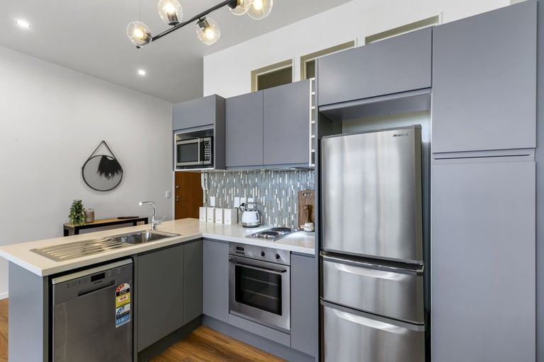 Photo of property in Metro Apartments, 5/220 Thorndon Quay, Pipitea, Wellington, 6011