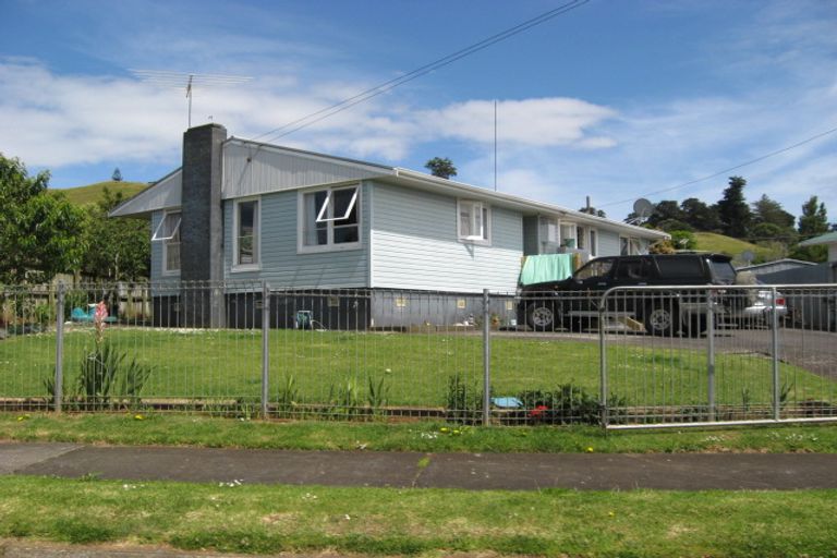 Photo of property in 22 Koru Street, Mangere Bridge, Auckland, 2022